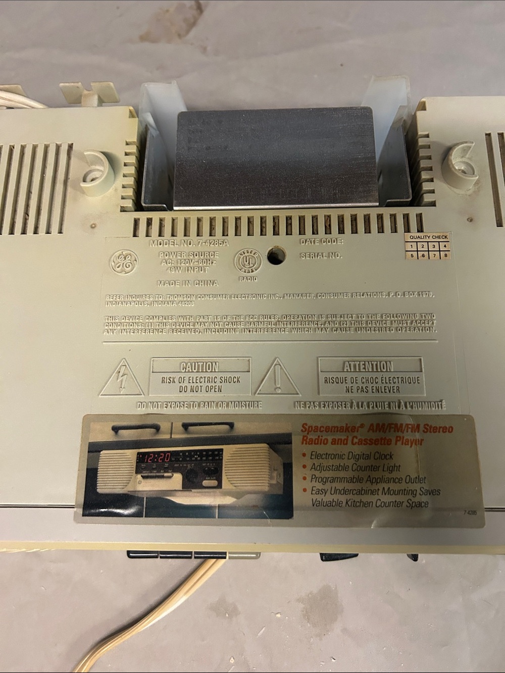 Spacemaker AM/FM Stereo Radio & Cassette Player - Picture 3 of 6